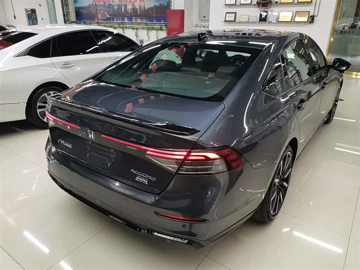 Фото 7 - Honda Accord