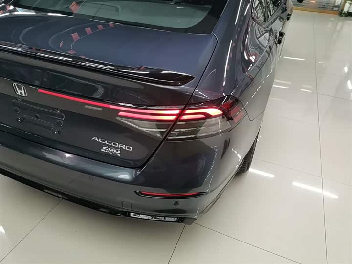 Фото 8 - Honda Accord