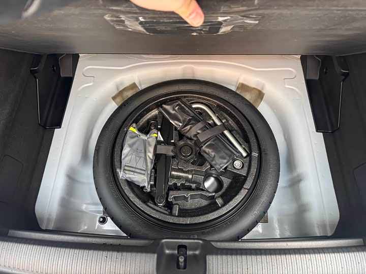 Фото 11 - Audi Q2L