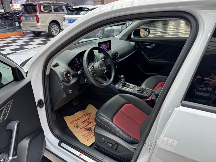 Фото 12 - Audi Q2L