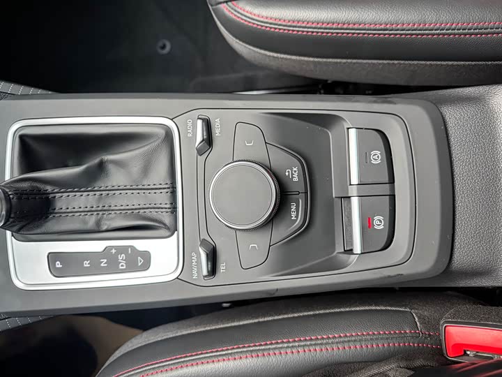 Фото 15 - Audi Q2L