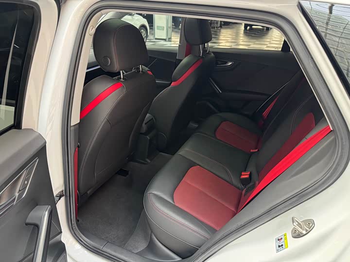 Фото 17 - Audi Q2L