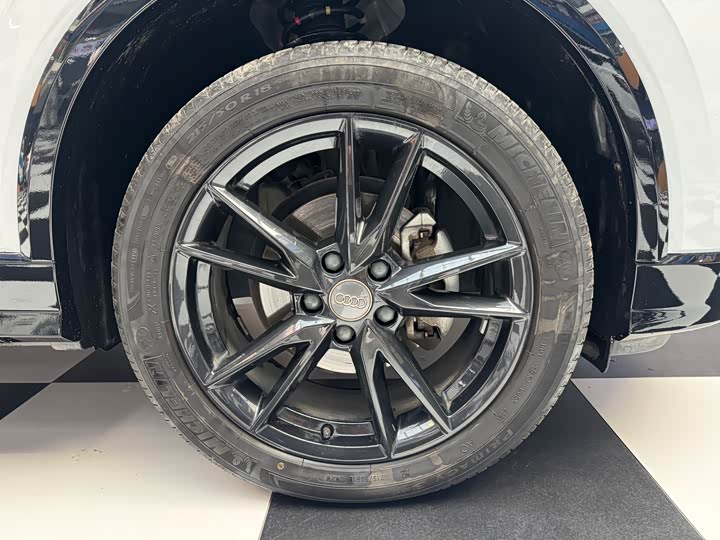 Фото 5 - Audi Q2L