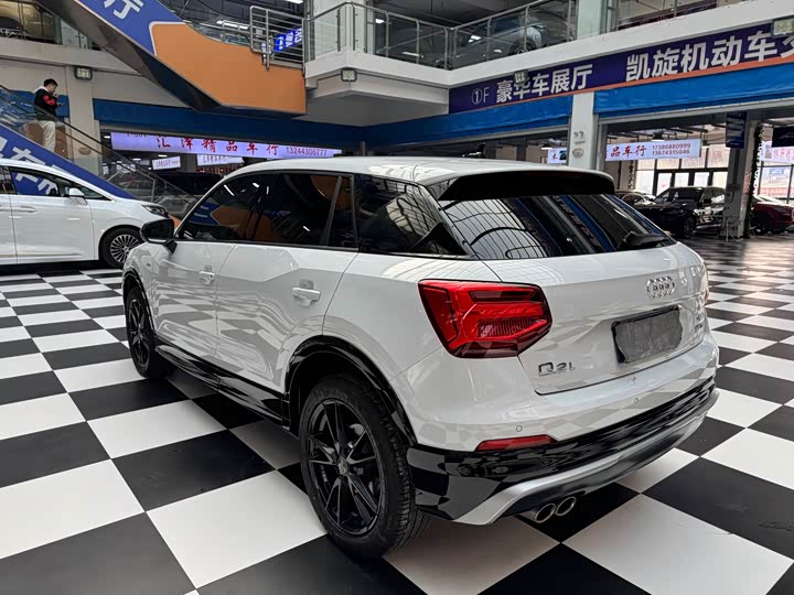 Фото 7 - Audi Q2L