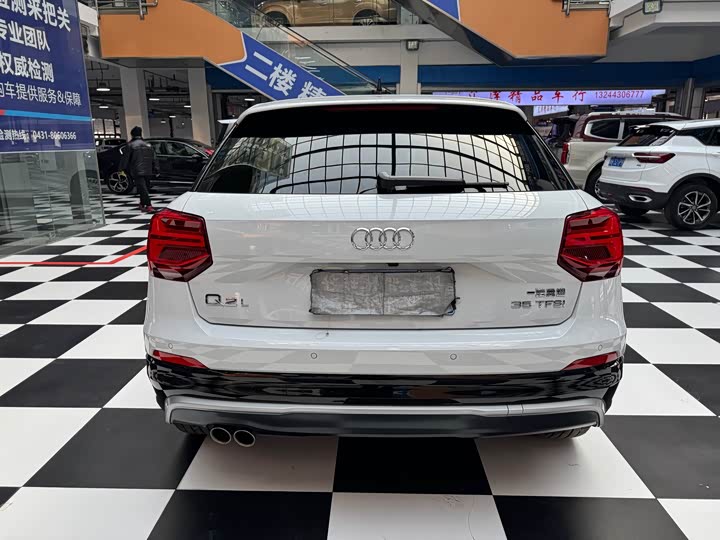 Фото 8 - Audi Q2L