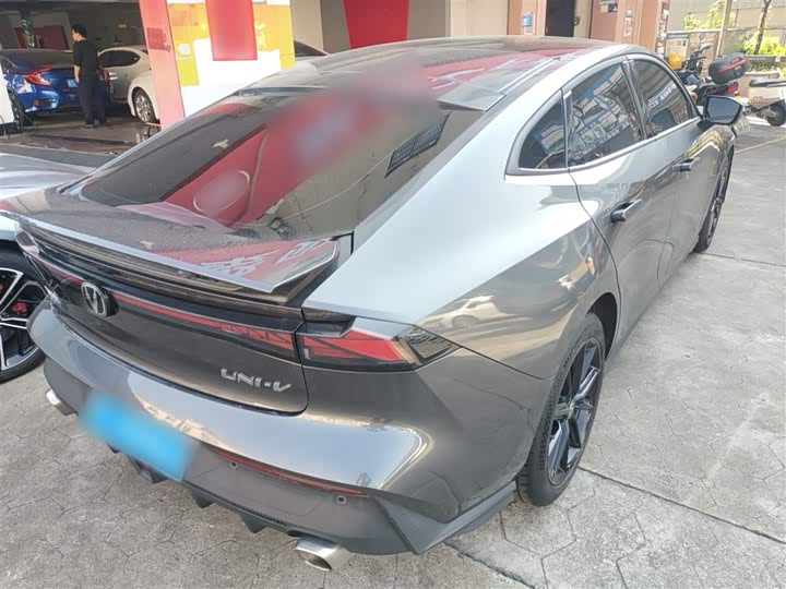 Фото 7 - Changan UNI-V