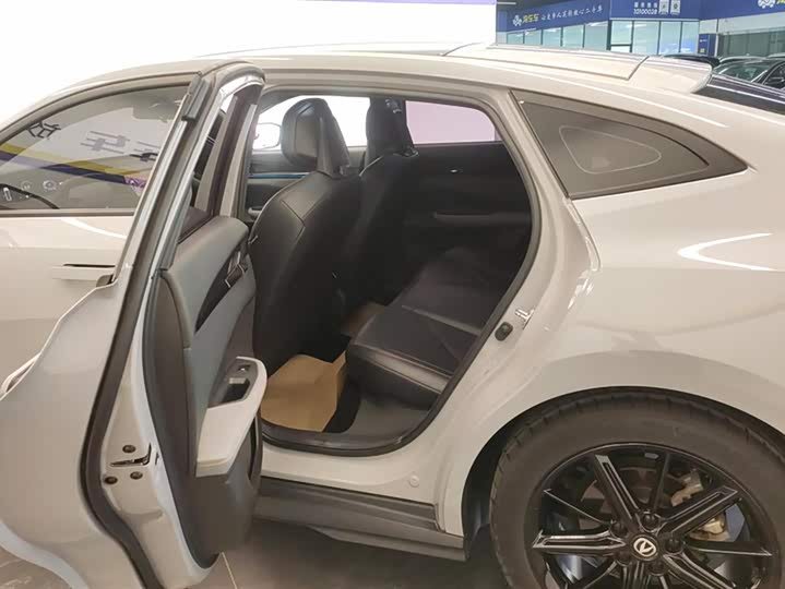 Фото 11 - Changan UNI-V