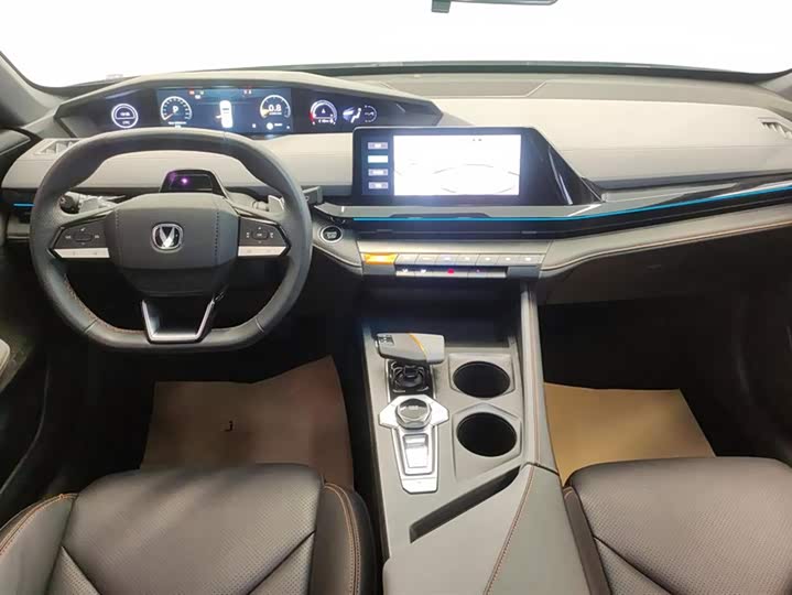 Фото 12 - Changan UNI-V