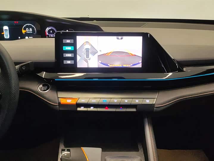 Фото 13 - Changan UNI-V