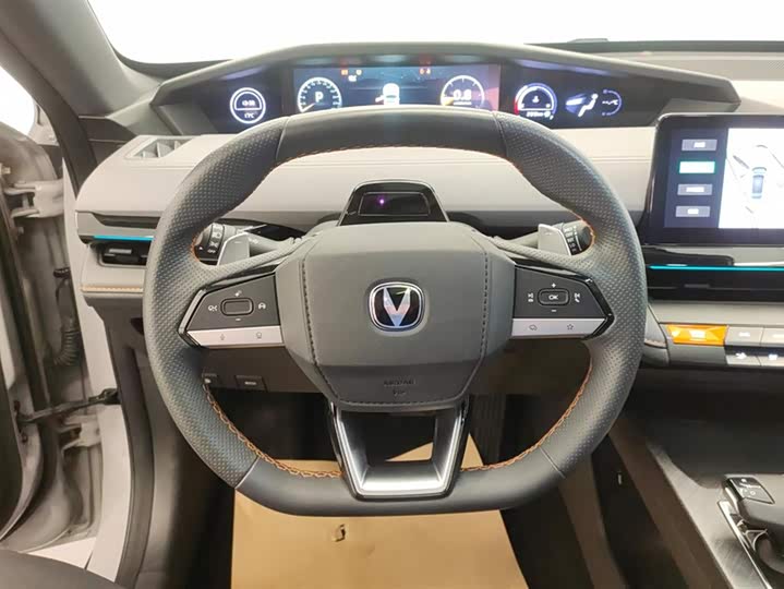 Фото 15 - Changan UNI-V