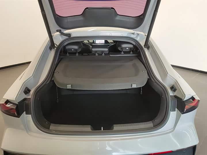 Фото 4 - Changan UNI-V