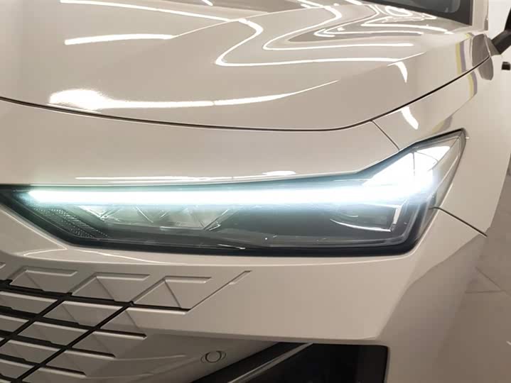 Фото 5 - Changan UNI-V