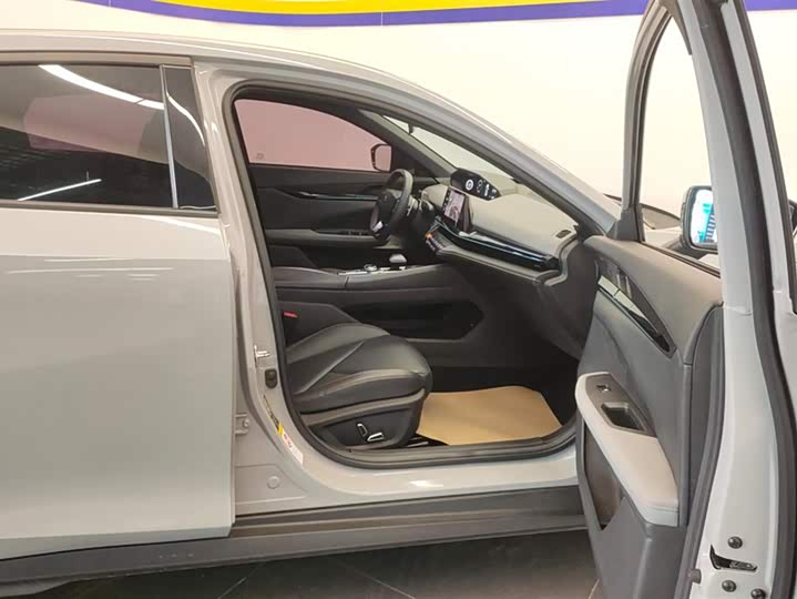 Фото 8 - Changan UNI-V