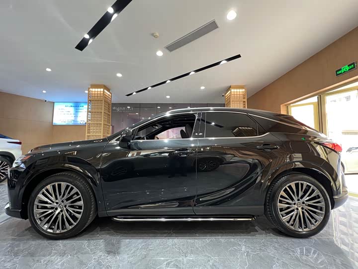 Фото 3 - Lexus RX