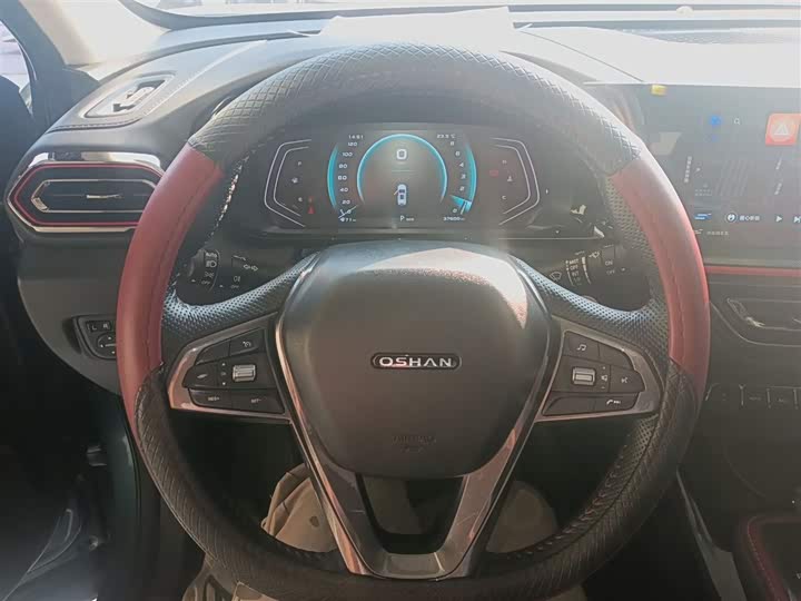 Фото 11 - Changan Oshan X5