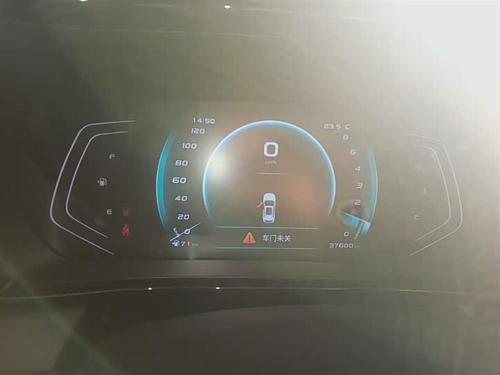 Фото 12 - Changan Oshan X5