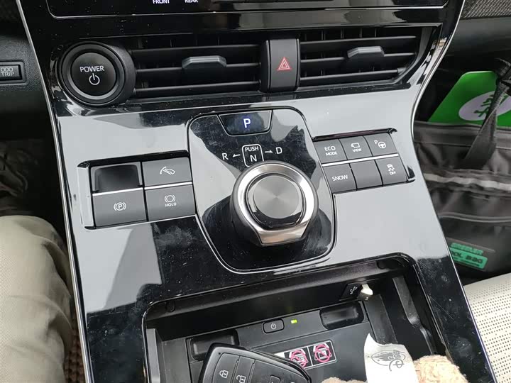 Фото 14 - Toyota bZ4X