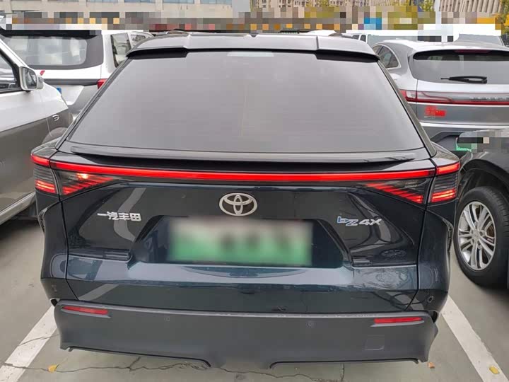 Фото 6 - Toyota bZ4X