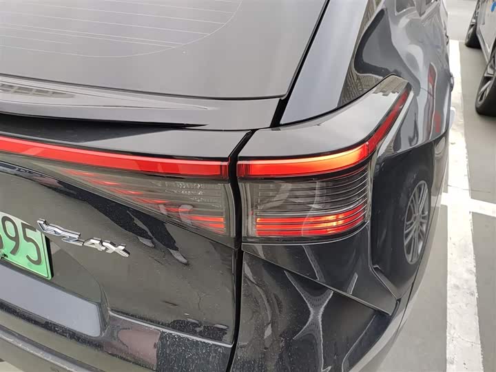 Фото 8 - Toyota bZ4X