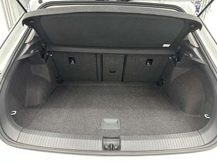 Фото 16 - Volkswagen T-Roc