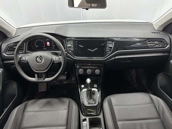 Фото 6 - Volkswagen T-Roc