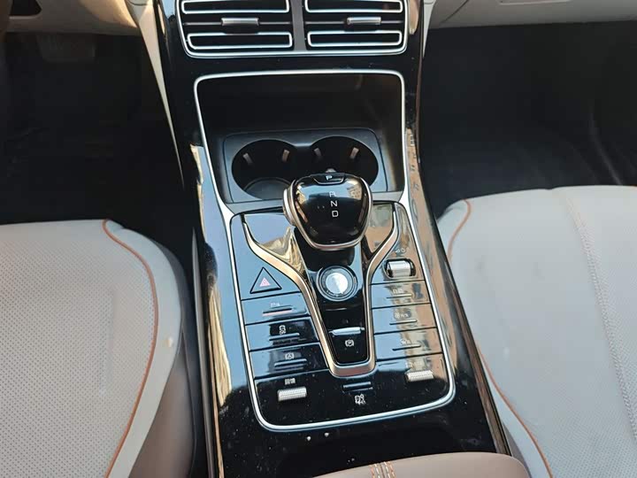 Фото 14 - BYD Qin Plus