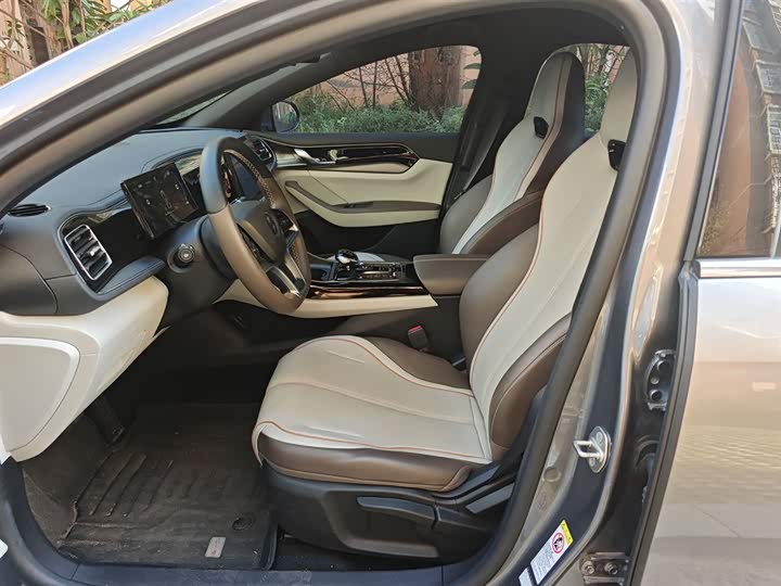 Фото 15 - BYD Qin Plus