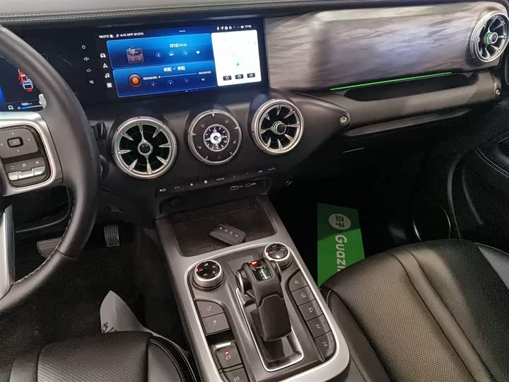 Фото 13 - Tank 300