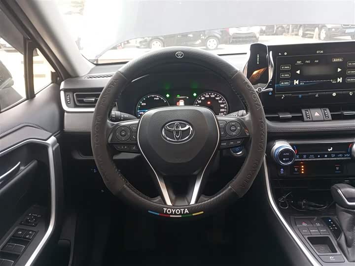 Фото 11 - Toyota Wildlander