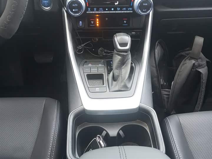 Фото 14 - Toyota Wildlander