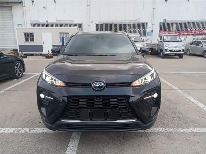 Фото 3 - Toyota Wildlander