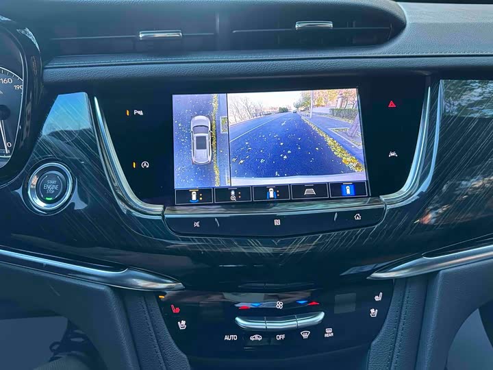 Фото 22 - Cadillac XT6