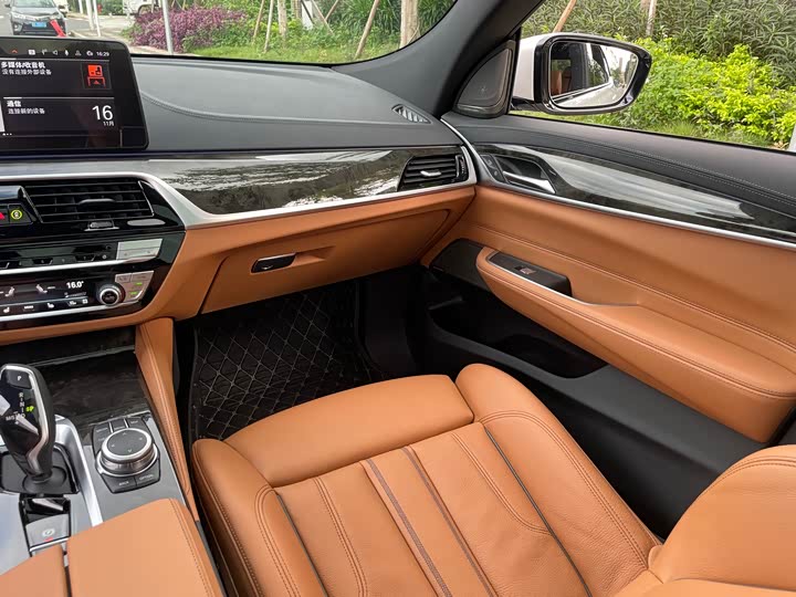 Фото 19 - BMW 6 Series GT