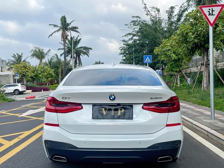 Фото 8 - BMW 6 Series GT