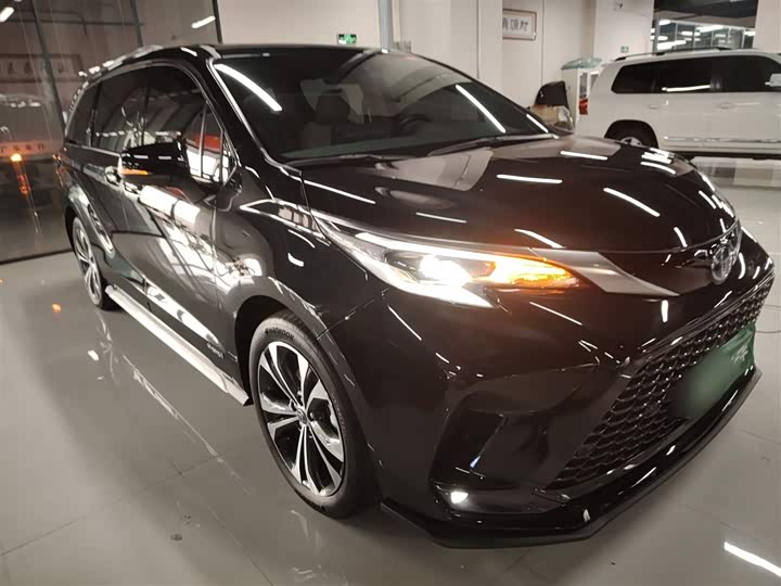 Фото 4 - Toyota Granvia