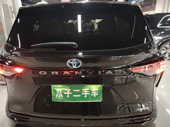 Фото 6 - Toyota Granvia