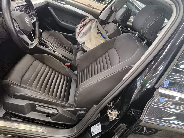 Фото 15 - Volkswagen Magotan