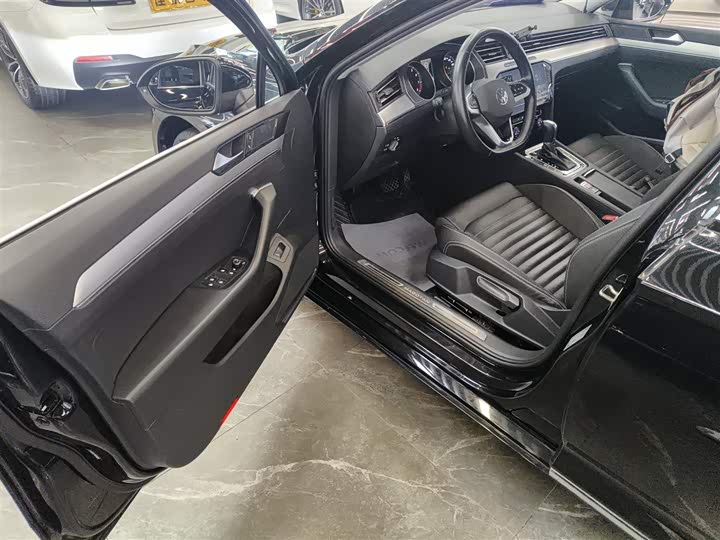 Фото 16 - Volkswagen Magotan