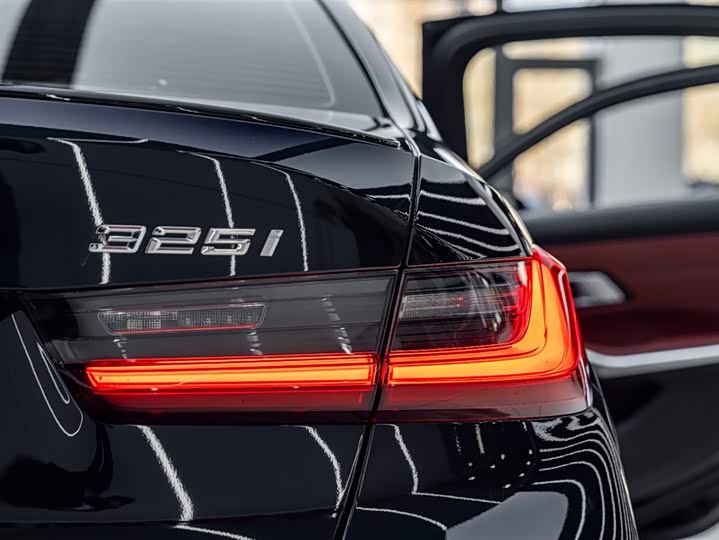 Фото 11 - BMW 3 Series