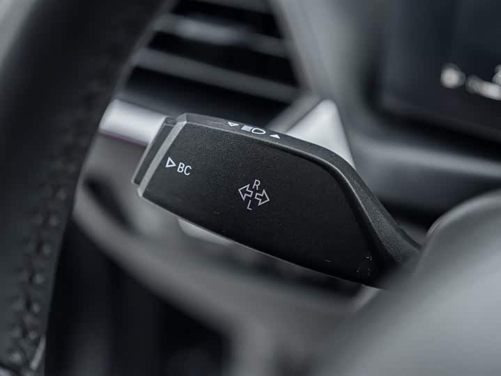 Фото 18 - BMW 3 Series