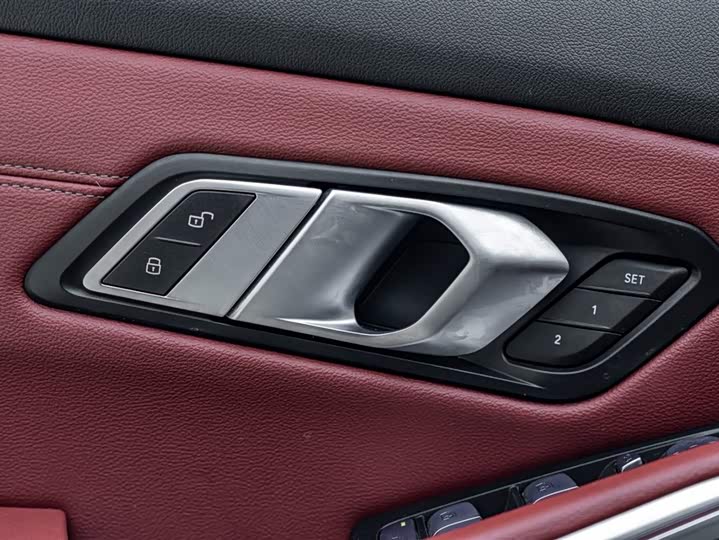 Фото 24 - BMW 3 Series