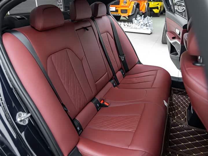 Фото 33 - BMW 3 Series