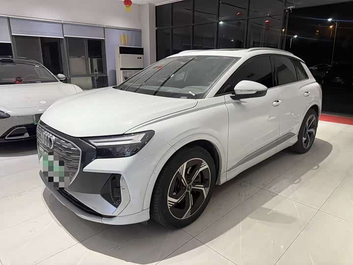 Фото 1 - Audi Q4 e-tron