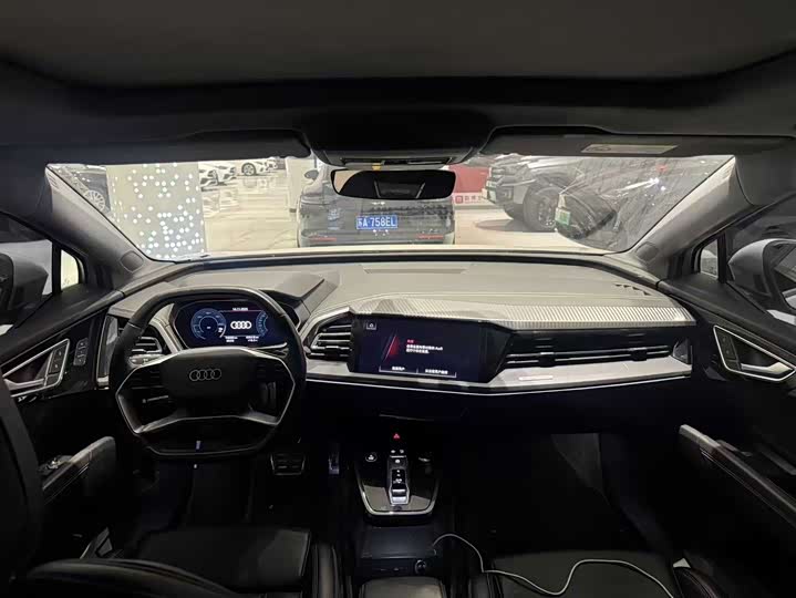 Фото 6 - Audi Q4 e-tron