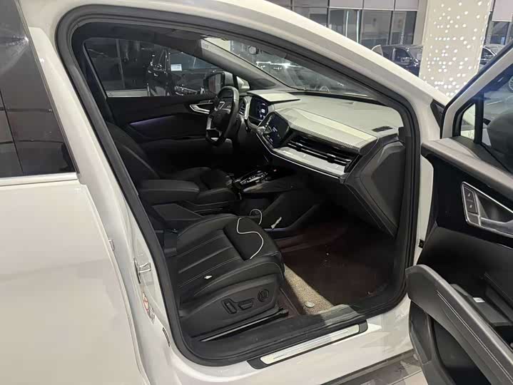 Фото 7 - Audi Q4 e-tron