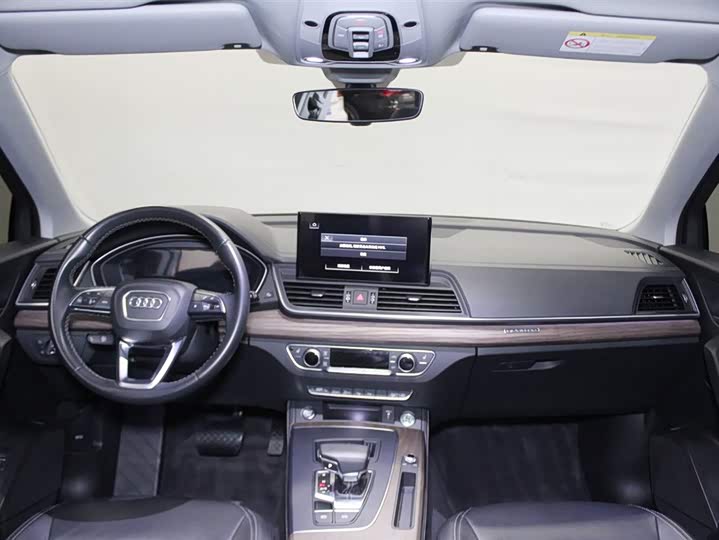 Фото 9 - Audi Q5L