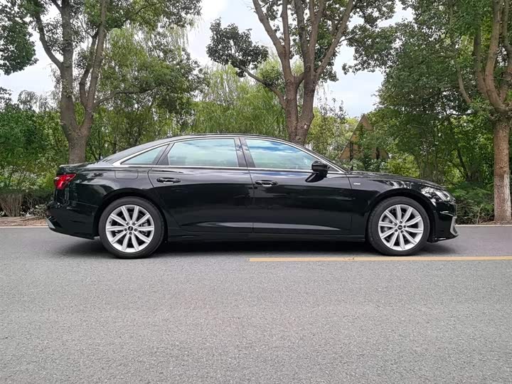 Фото 3 - Audi A6L