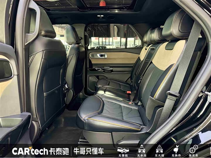 Фото 24 - Ford Explorer