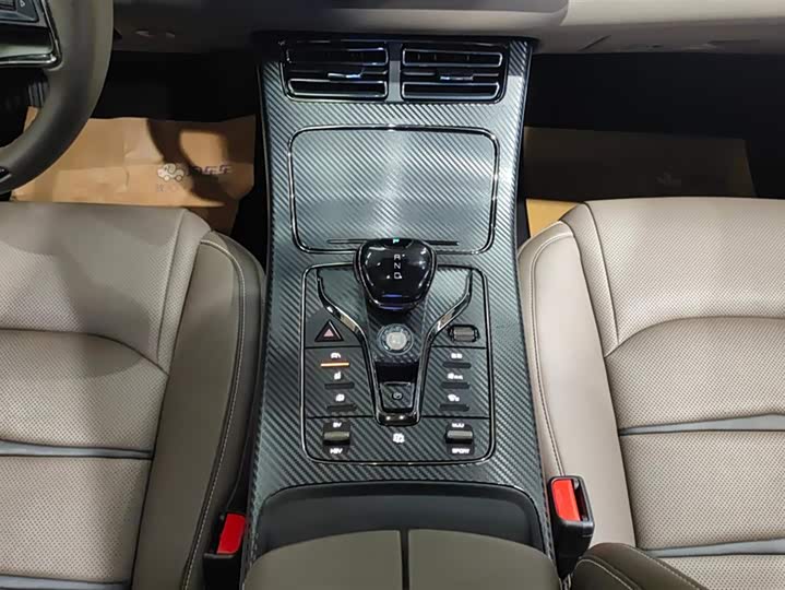 Фото 16 - BYD Han