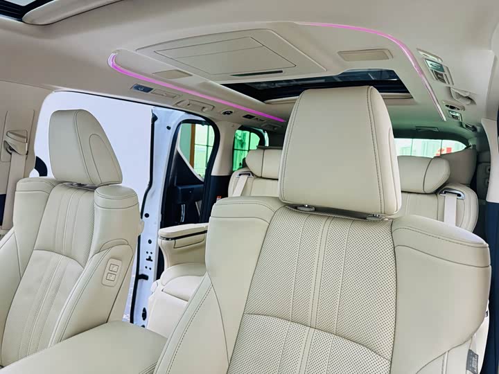 Фото 10 - Toyota Vellfire